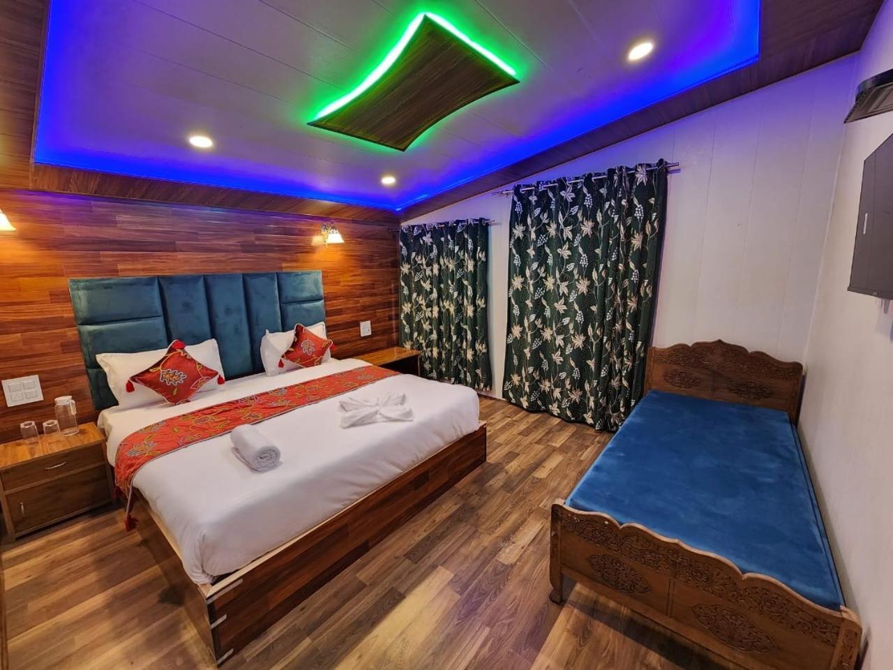 Srinagar Group Of Hotels المظهر الخارجي الصورة