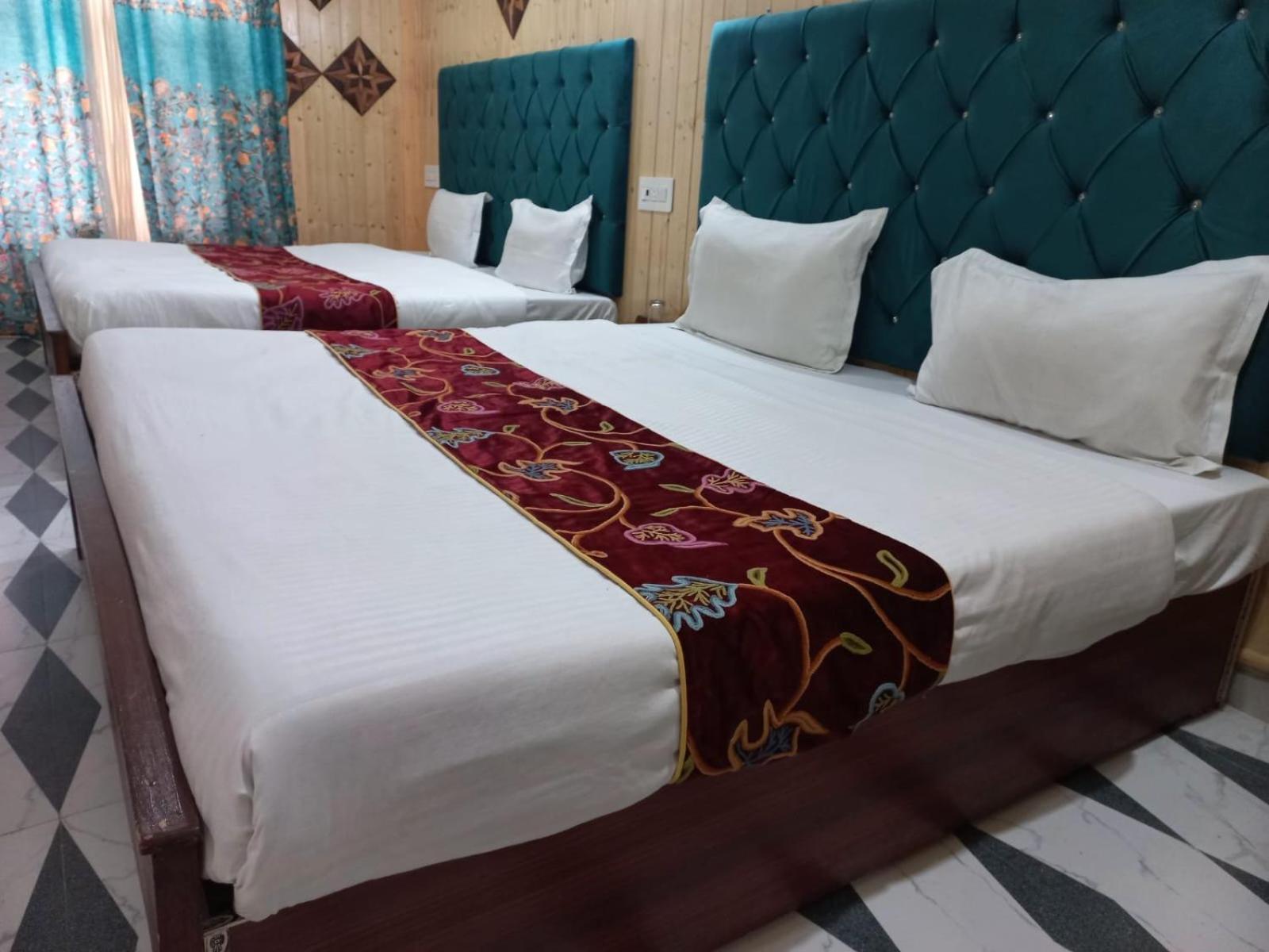 Srinagar Group Of Hotels المظهر الخارجي الصورة