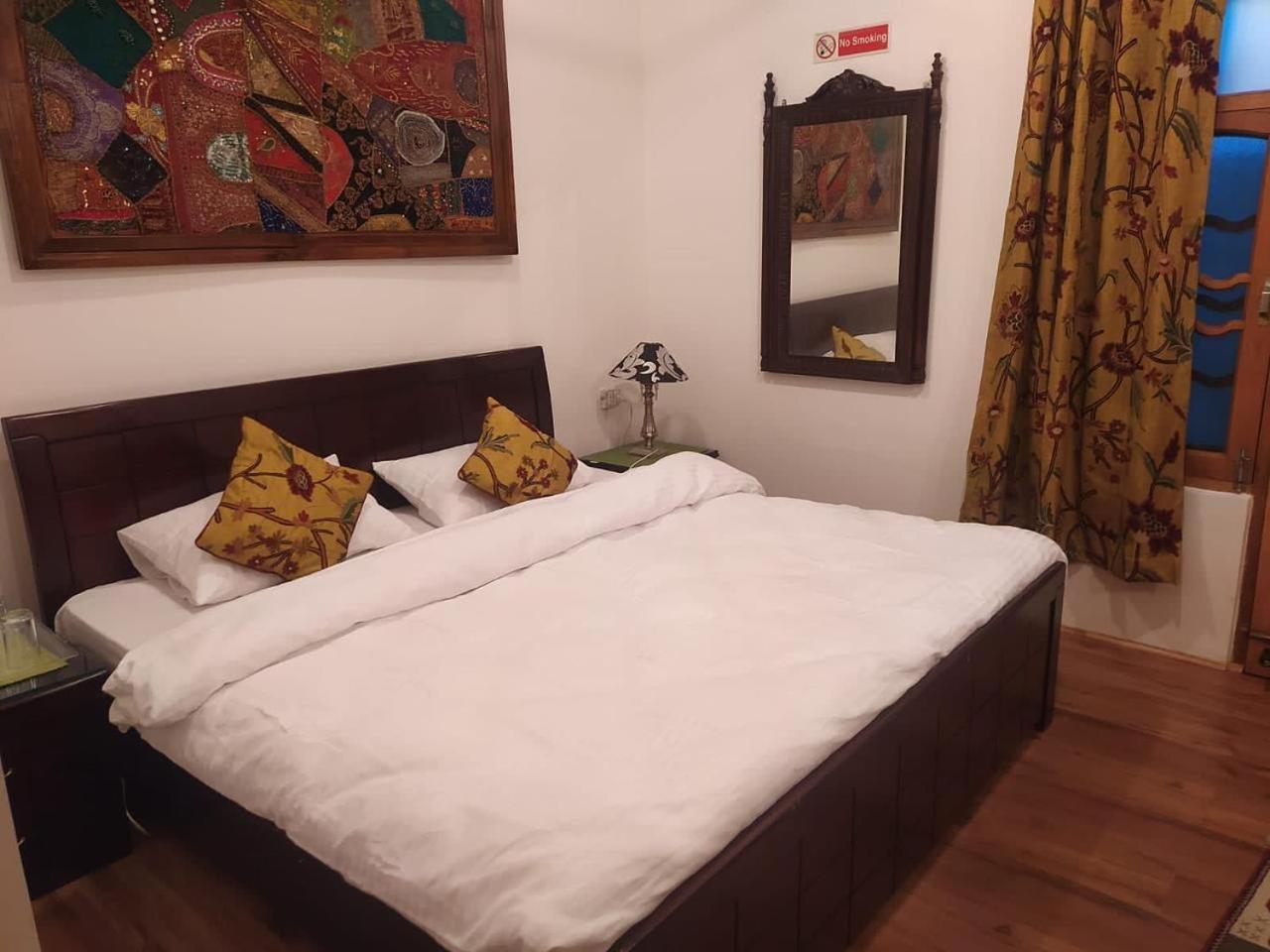 Srinagar Group Of Hotels المظهر الخارجي الصورة