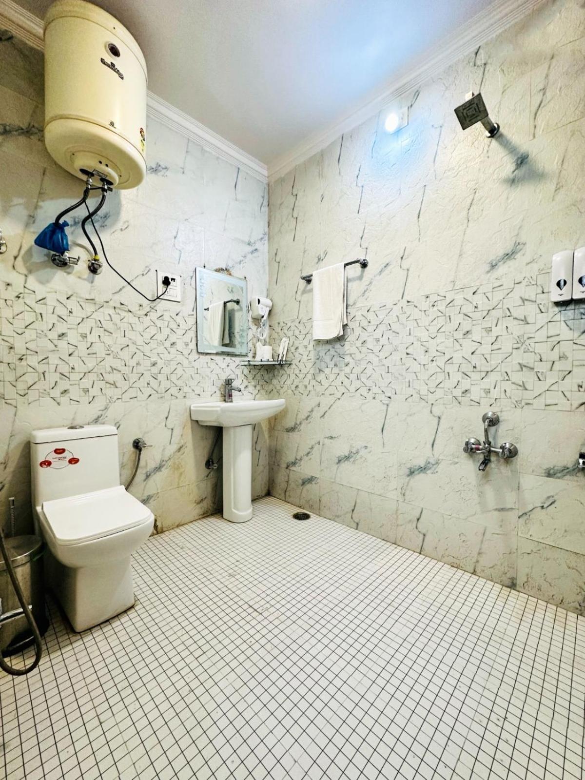Srinagar Group Of Hotels المظهر الخارجي الصورة